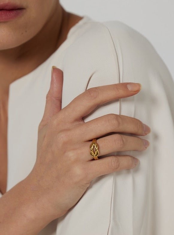 Double Knot Ring