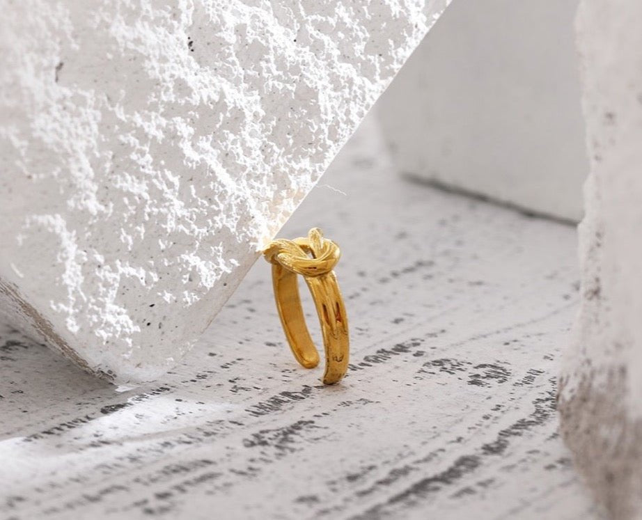Double Knot Ring