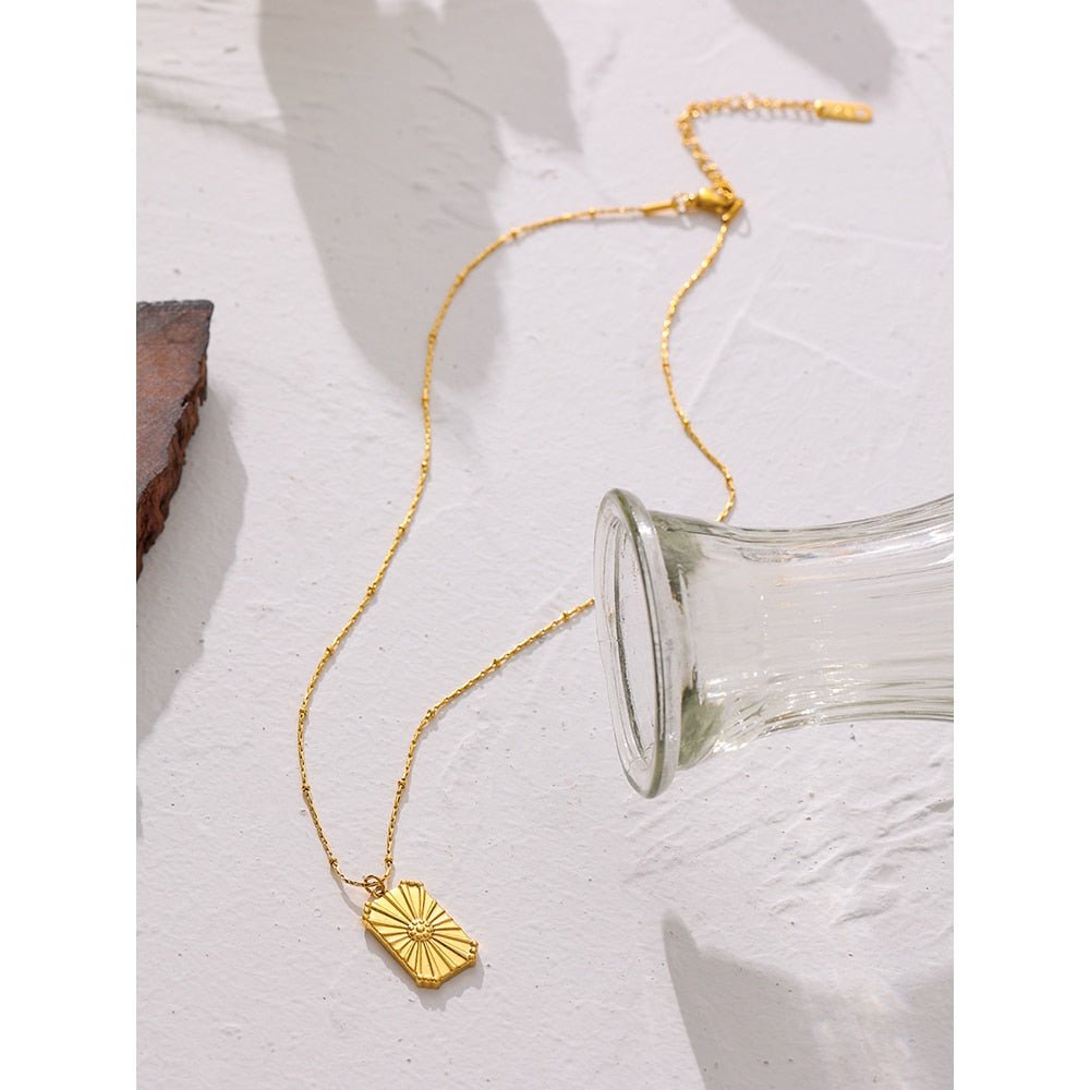 Golden Radiance Pendant Necklace - Stella Sage