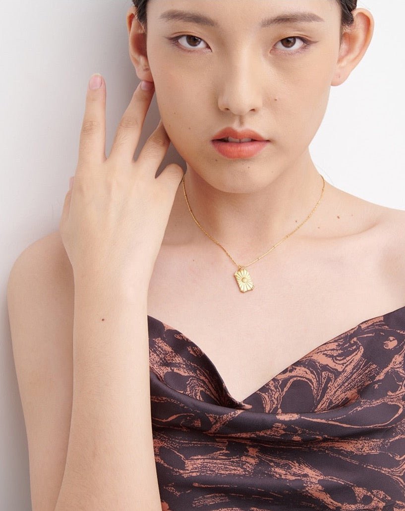 Golden Radiance Pendant Necklace - Stella Sage