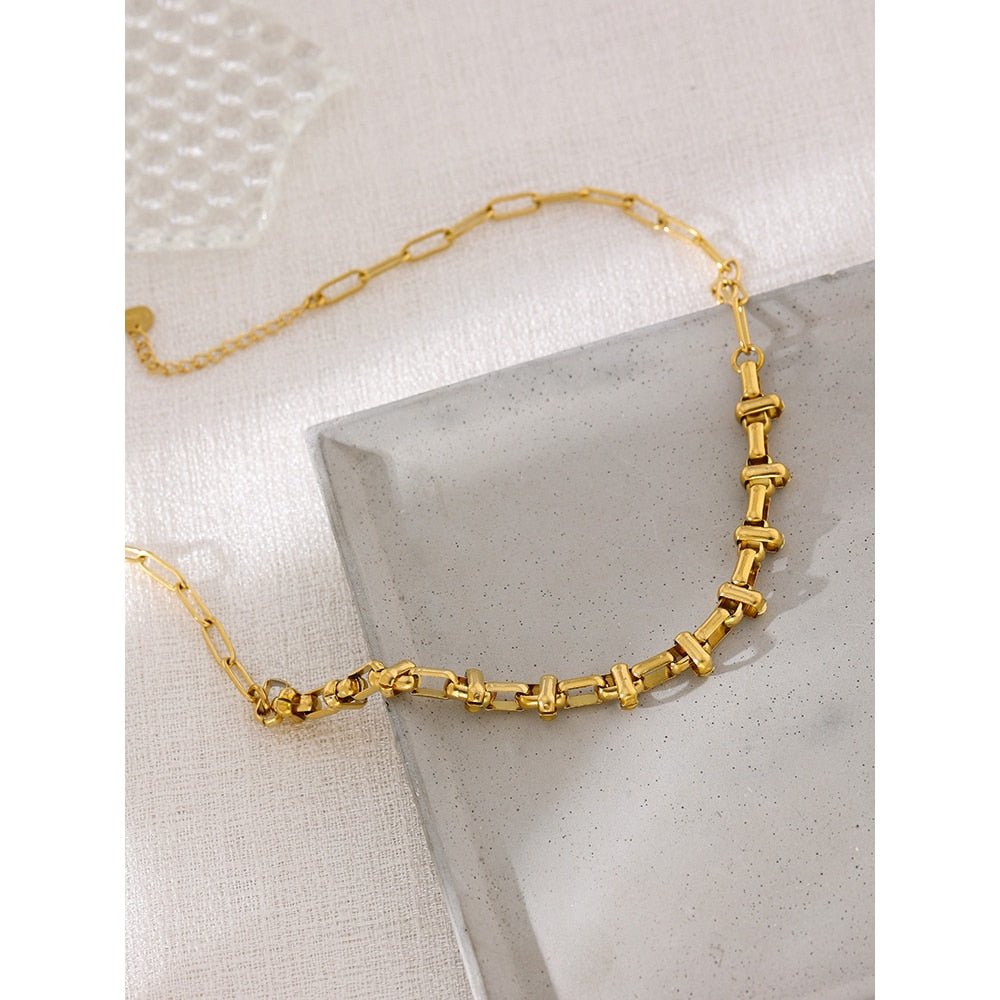 Inner Intersection Chain Necklace