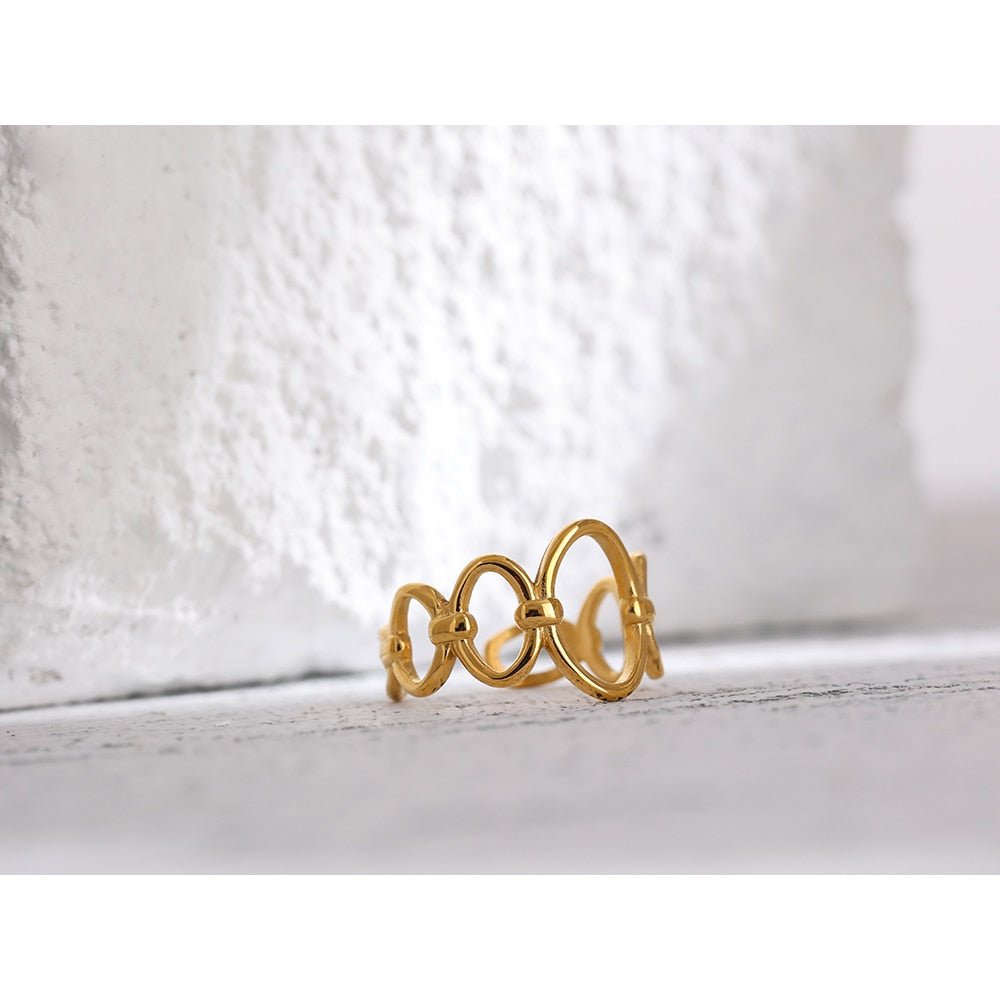 Linked Loop Ring - Stella Sage